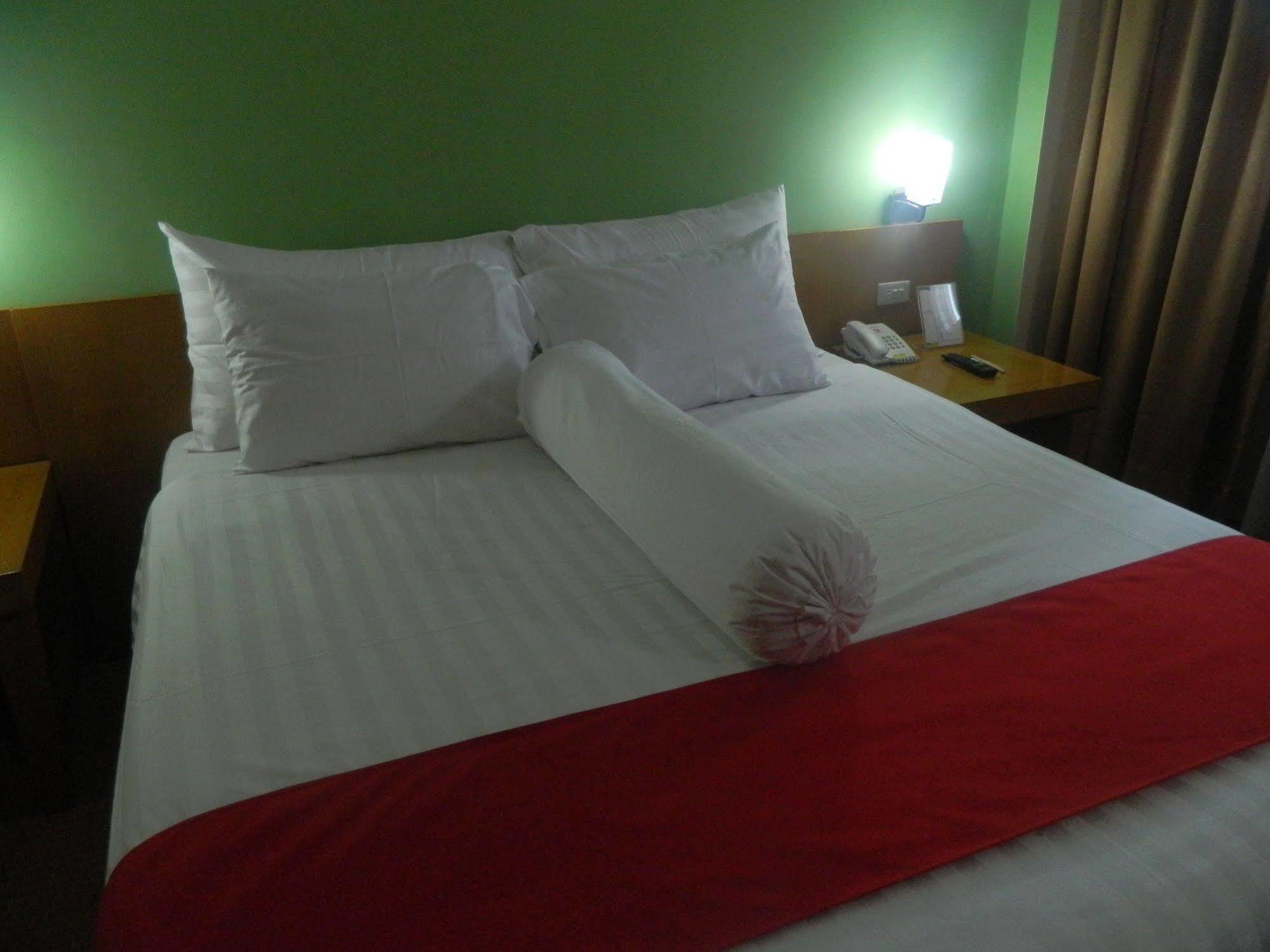 ปัตรา คอมฟอร์ต จาการ์ต้า Hotel จาการ์ตา ภายนอก รูปภาพ